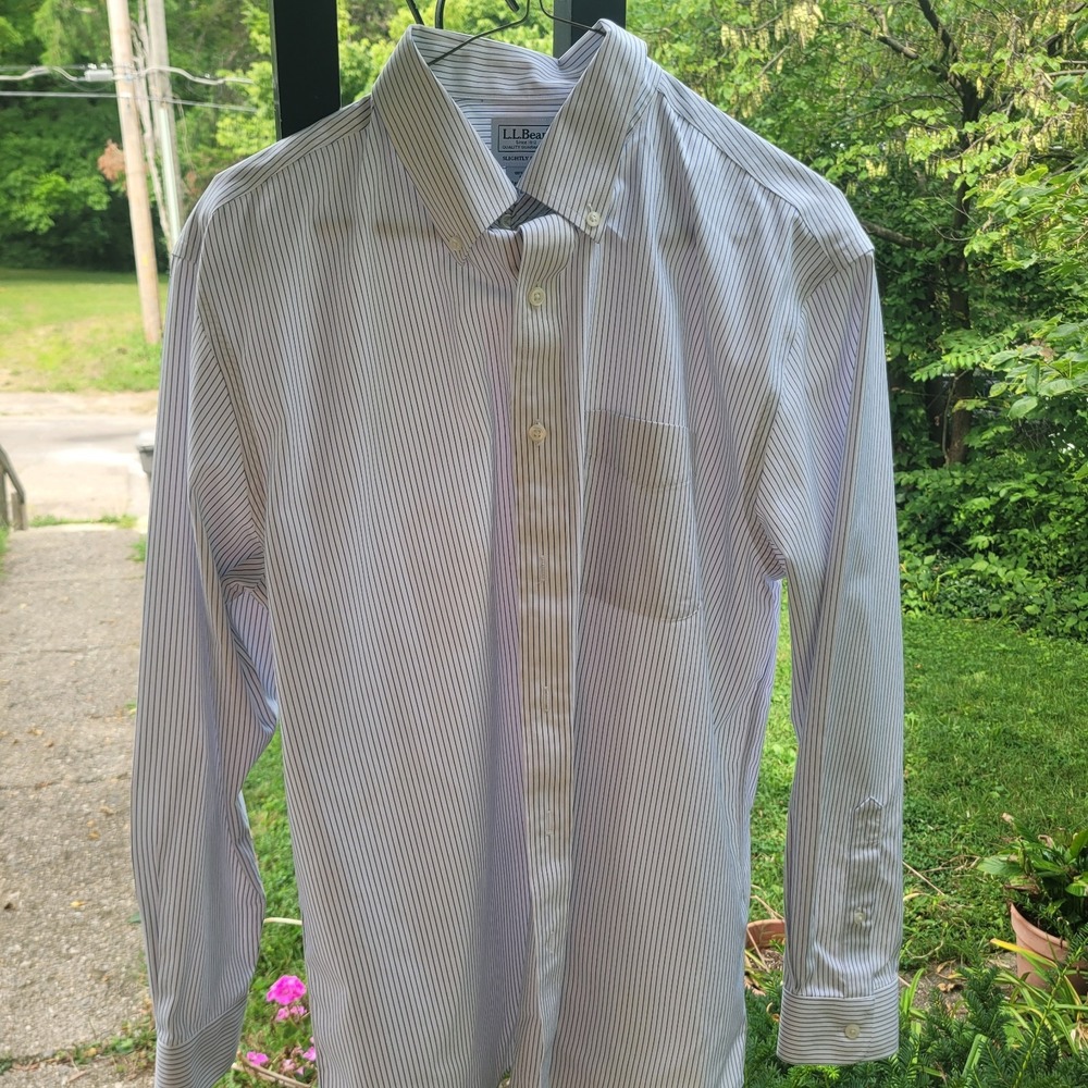 L.L. Bean Men's Long-Sleeved Button-Down Shirt Size L